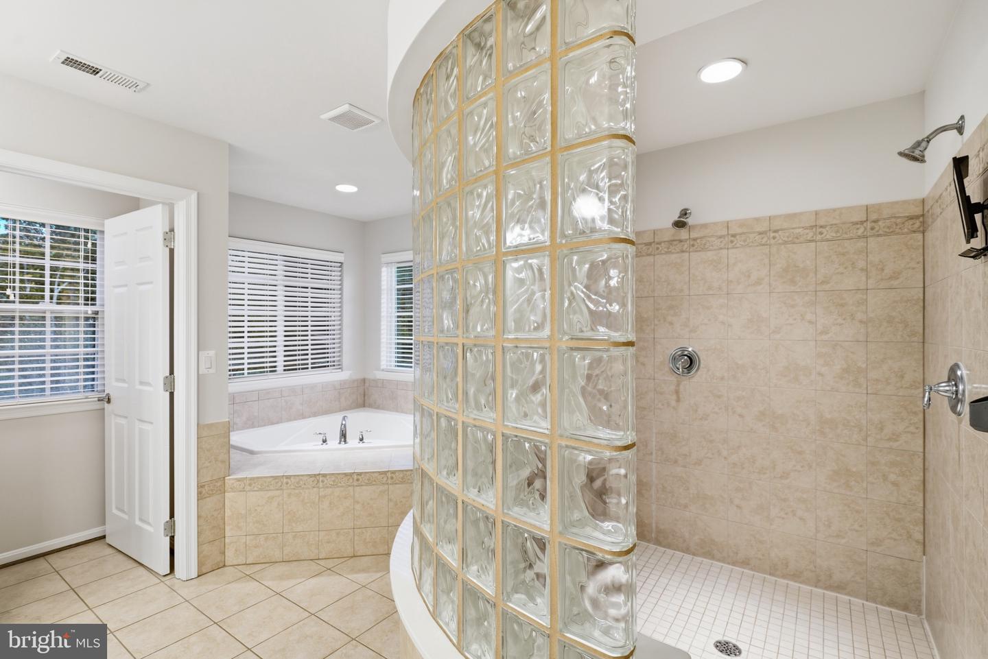 6236 Stone Hill Ct Property Photo 49