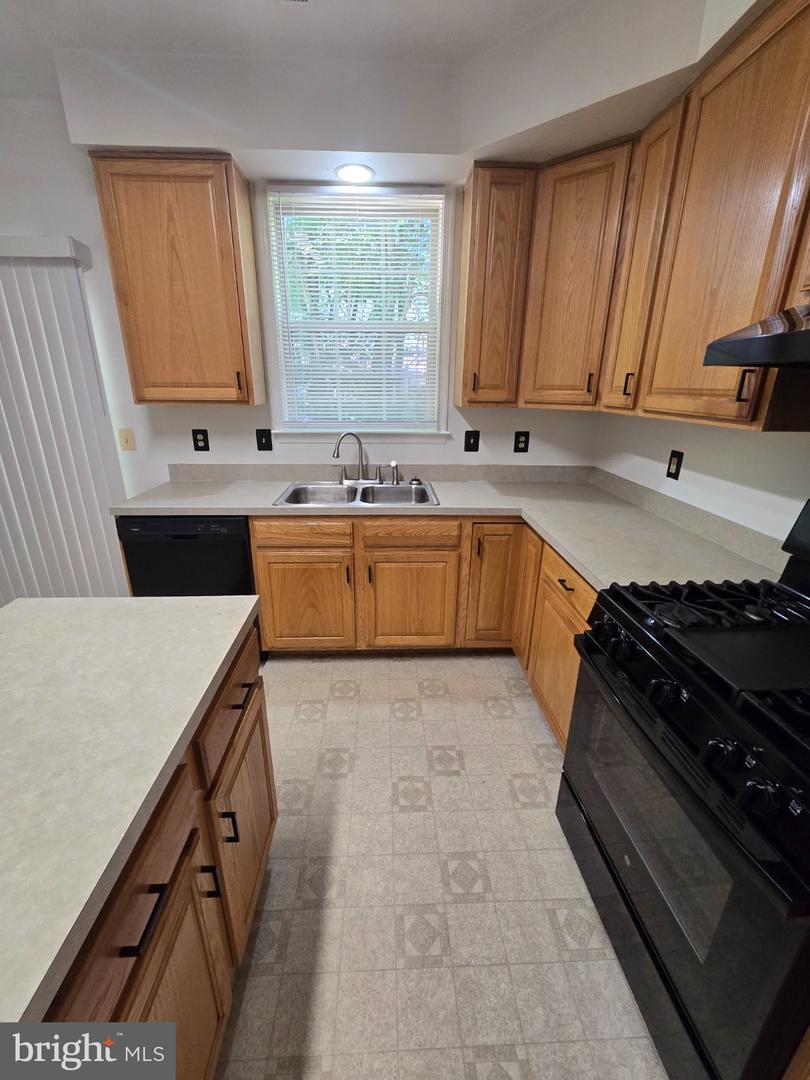 11327 Wildmeadows St Property Photo 12