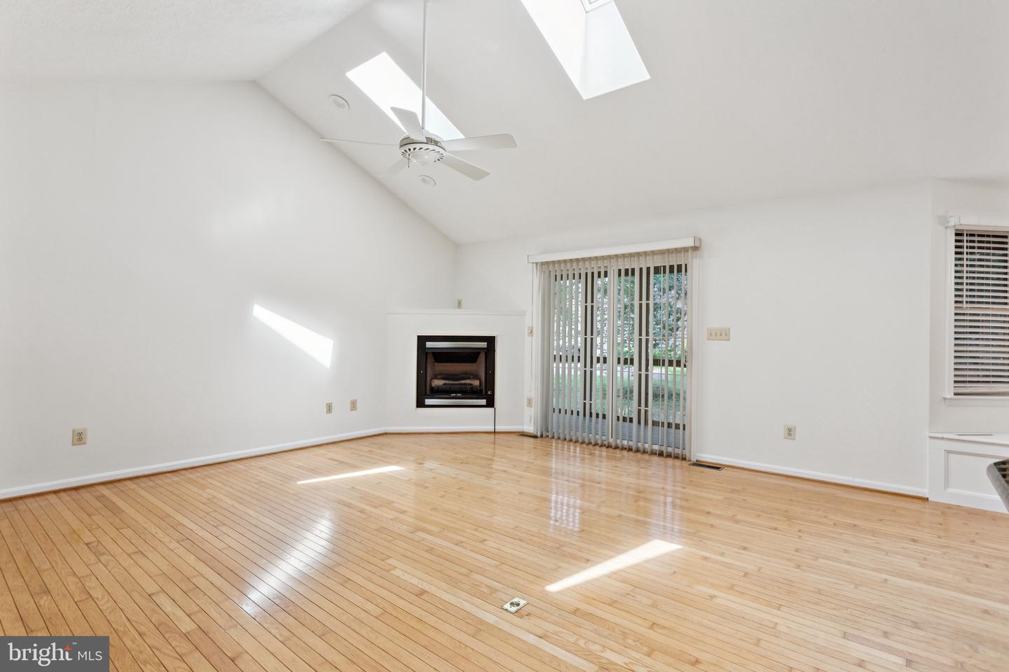 14610 Balsam Ct Property Photo 4
