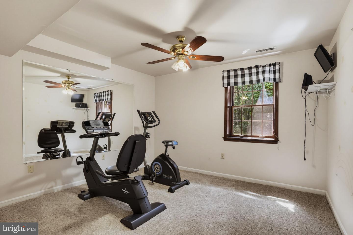 8155 Plowden Dr Property Photo 30