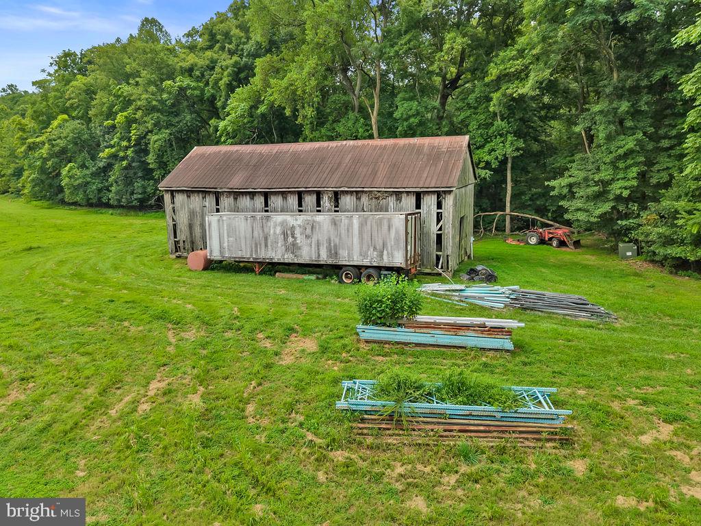 8470 Eagles Landing Pl Property Photo 5