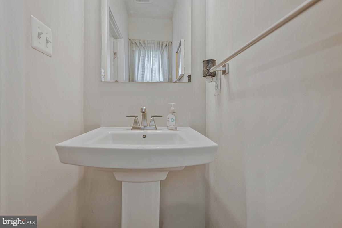 8868 Bancroft Dr Property Photo 20