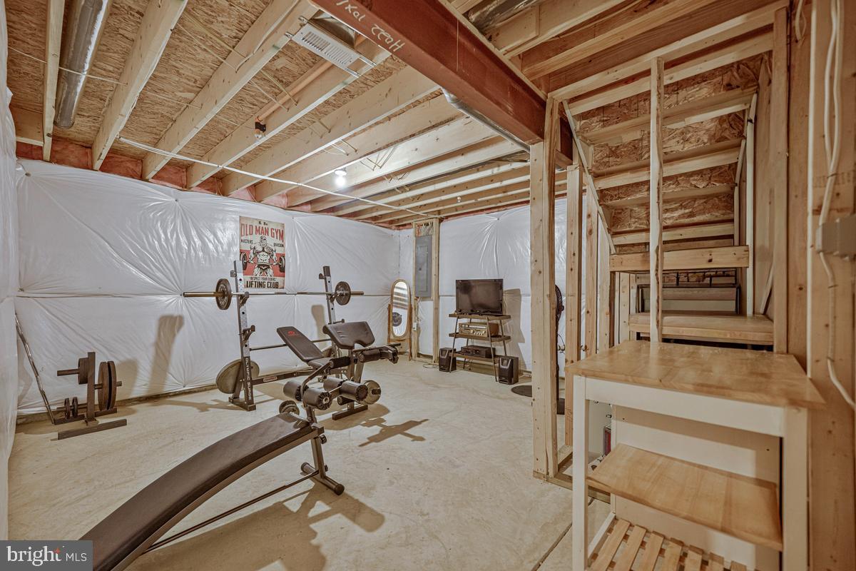 8868 Bancroft Dr Property Photo 41