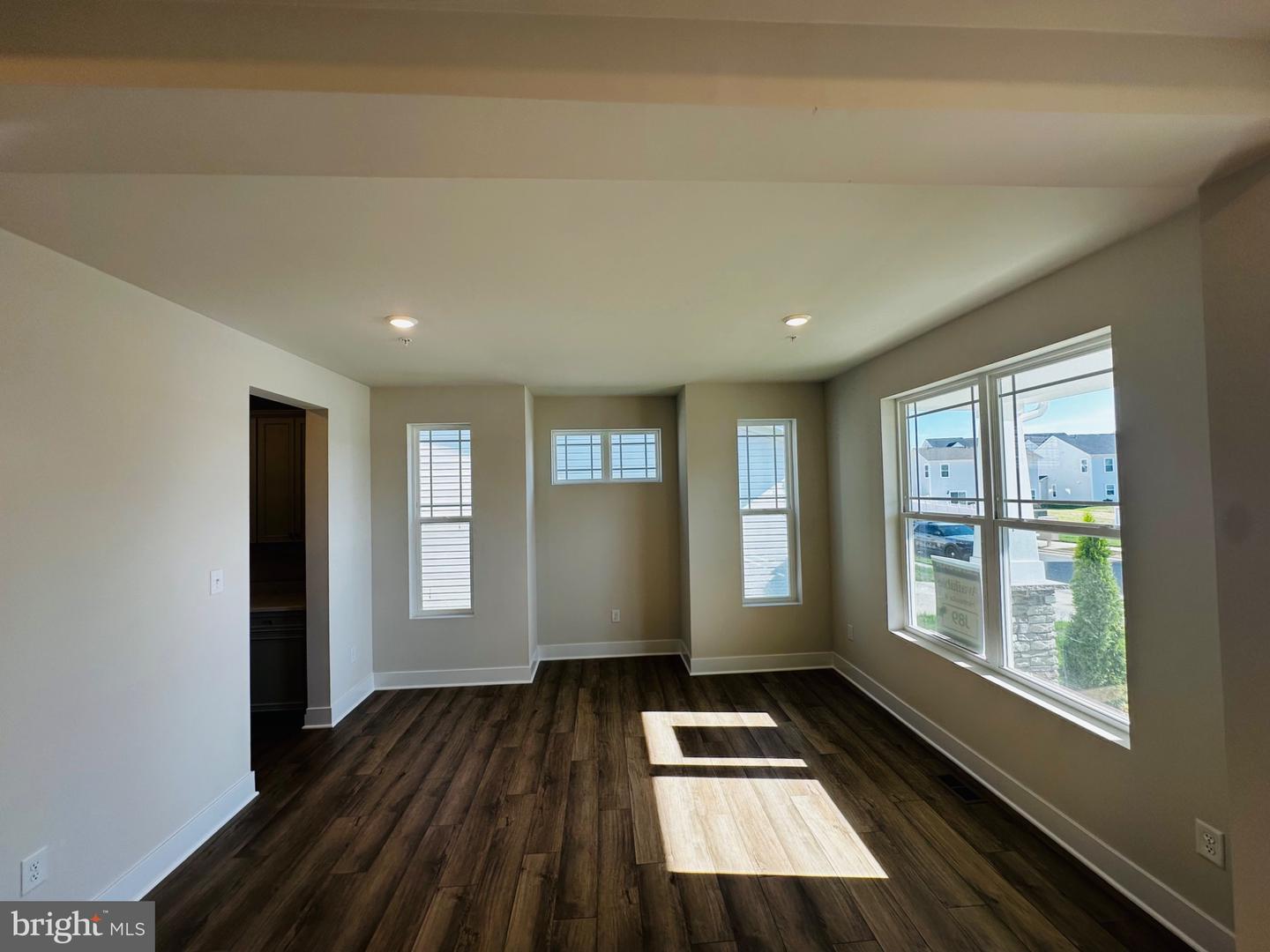 5871 Saint David Dr Property Photo 3