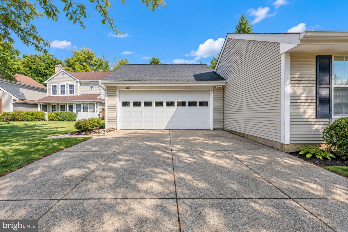 6110 Blue Whale Ct Property Photo 3
