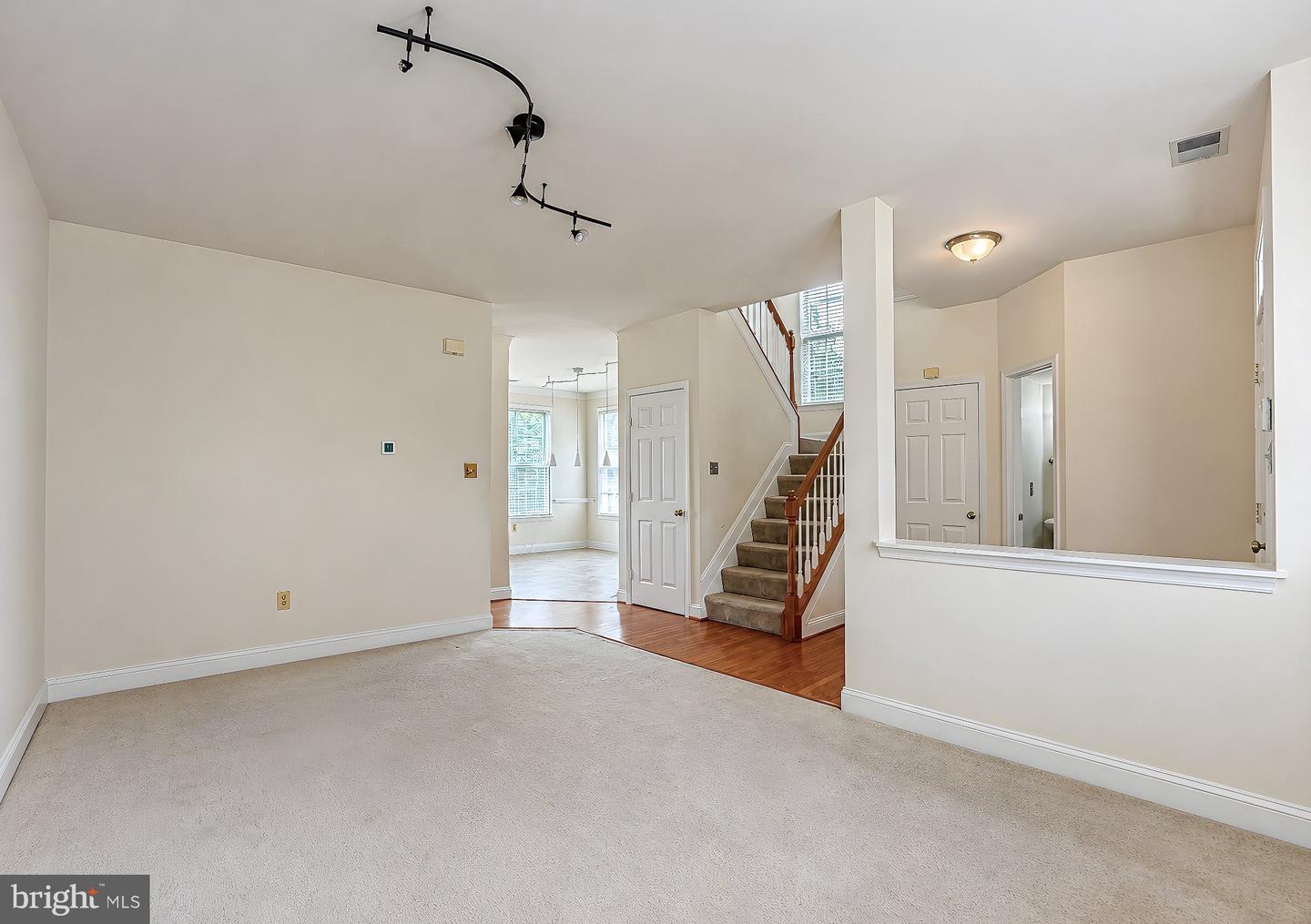 10482 Carberry Ct Property Photo 4