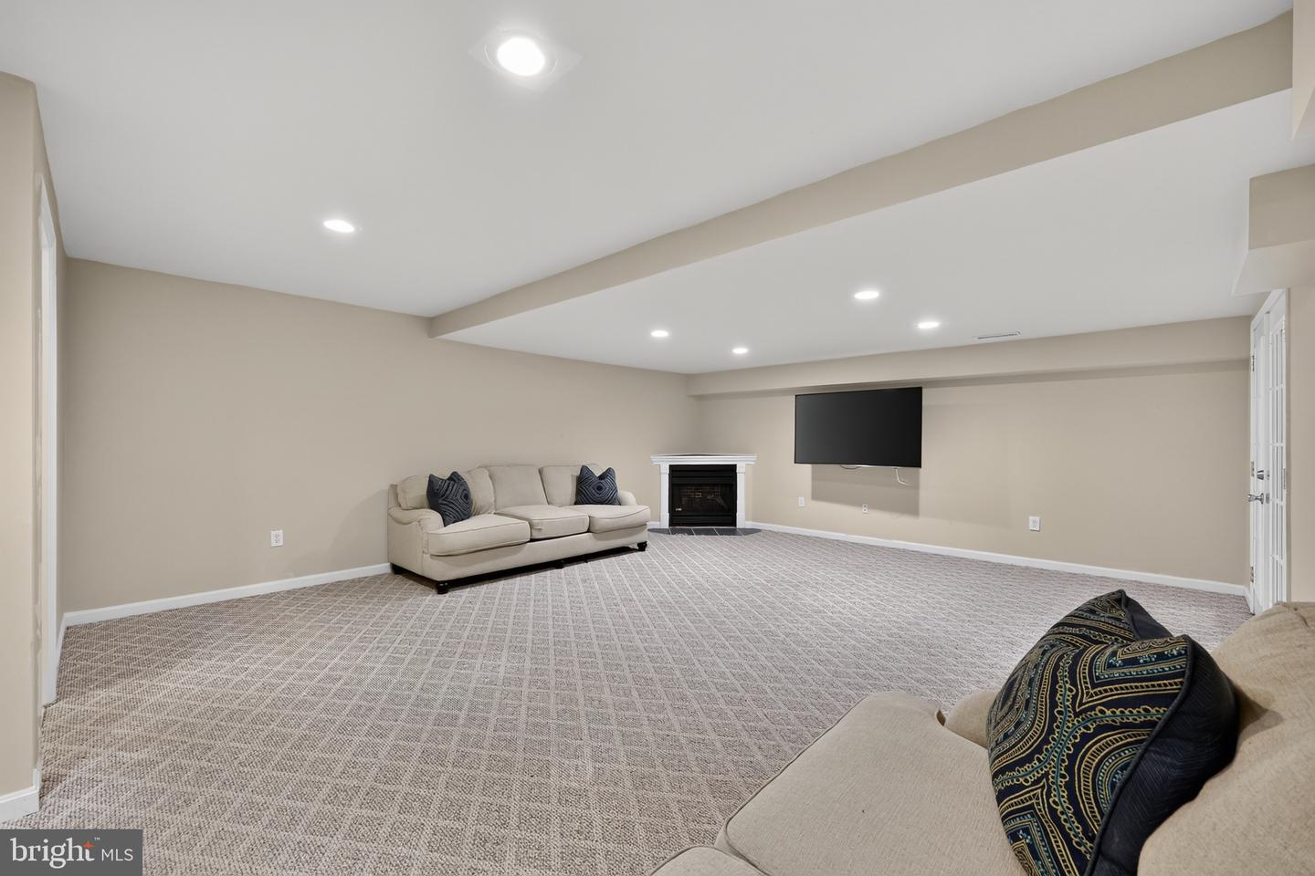 6850 Barney Dr Property Photo 32