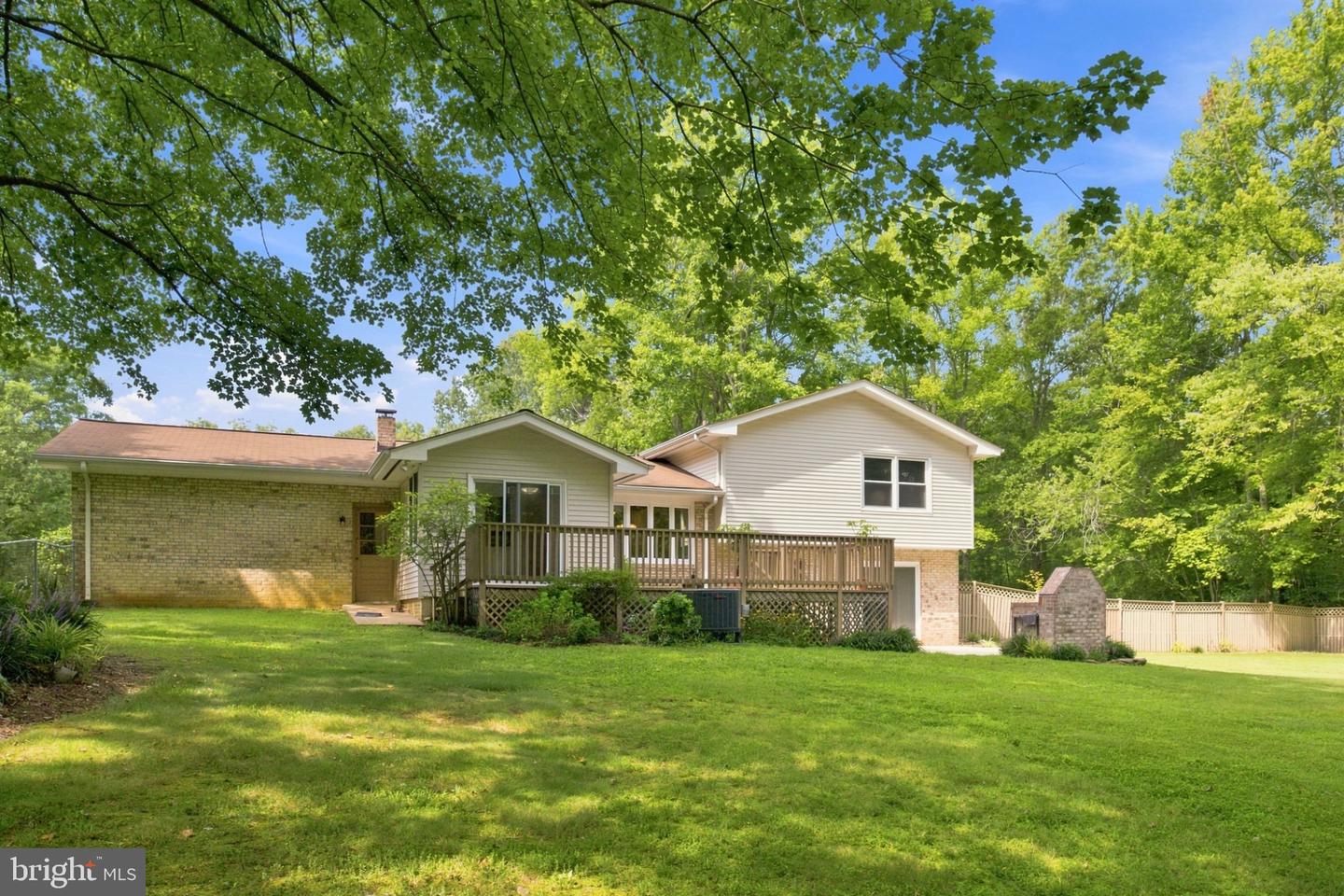 5538 Huckleberry Dr Property Photo 2