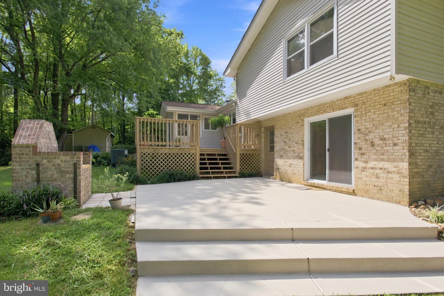 5538 Huckleberry Dr Property Photo 5