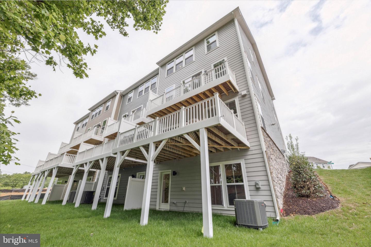 9738 Gaelic Pl Property Photo 32