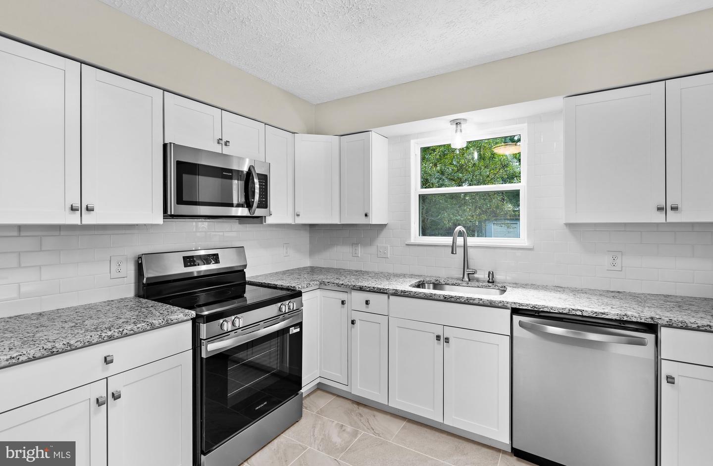 2118 Marbella Dr Property Photo 13