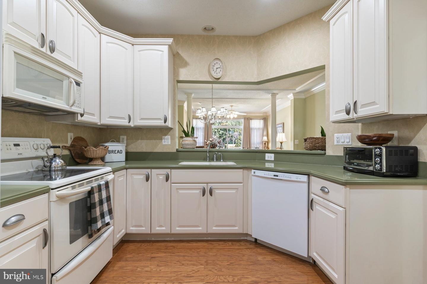 230 Williamsburg Cir Property Photo 7
