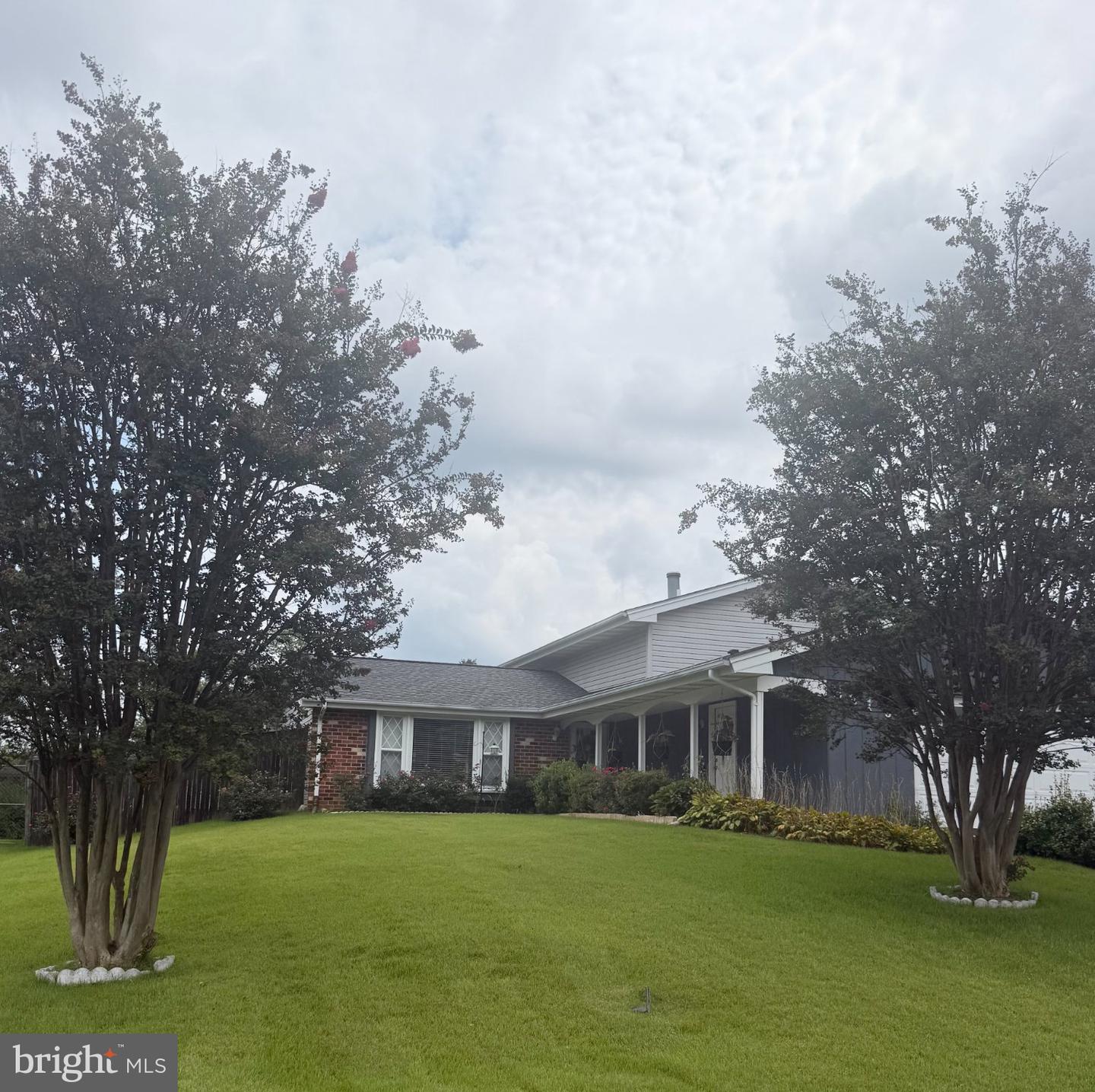 5319 DORIS DR Property Photo 1