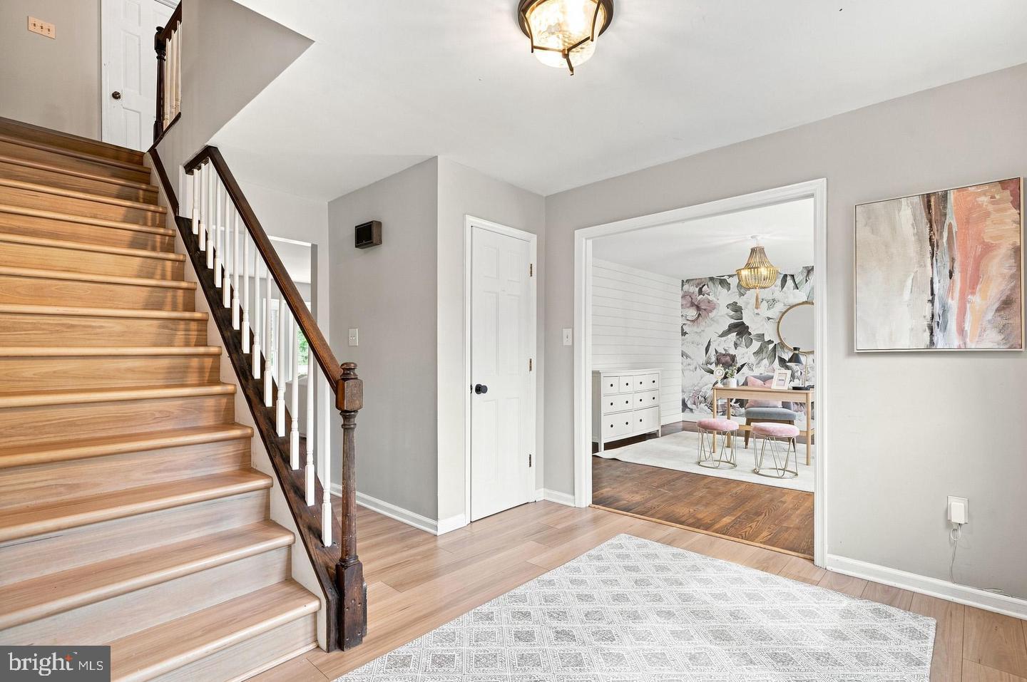 8651 King George Ct Property Photo 6
