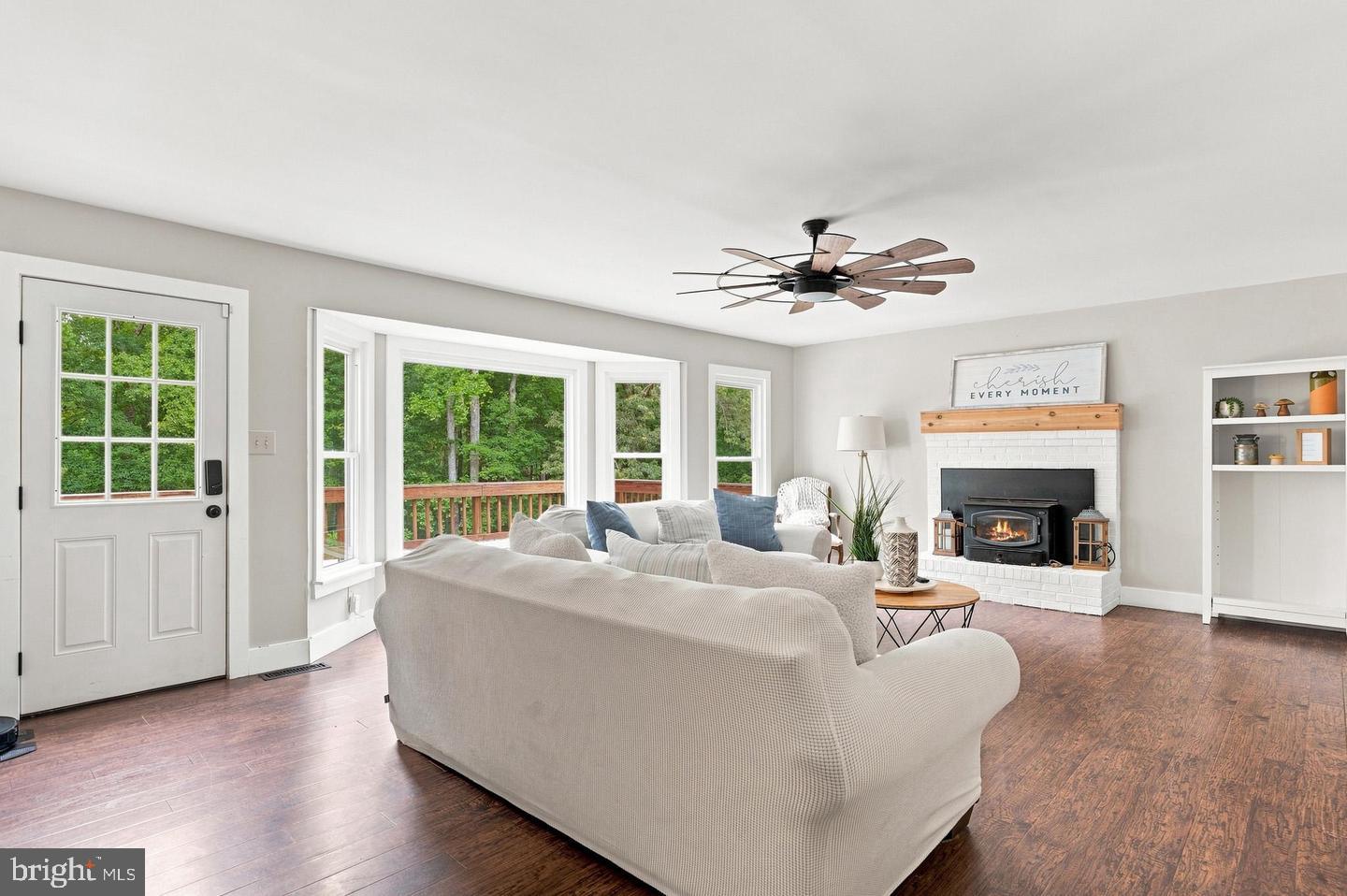 8651 King George Ct Property Photo 16