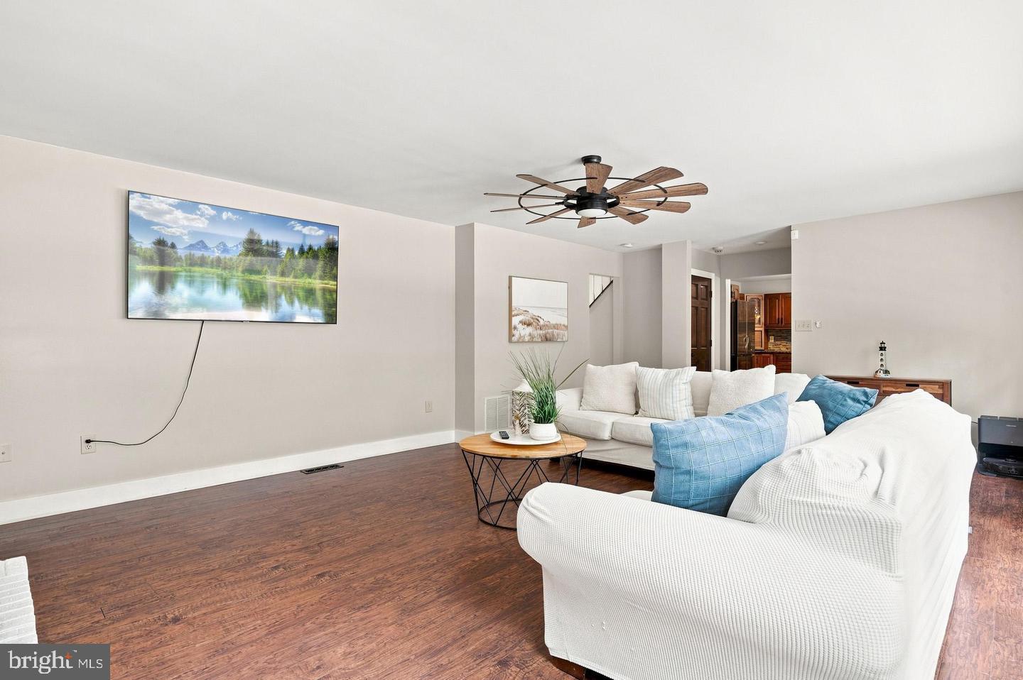 8651 King George Ct Property Photo 18