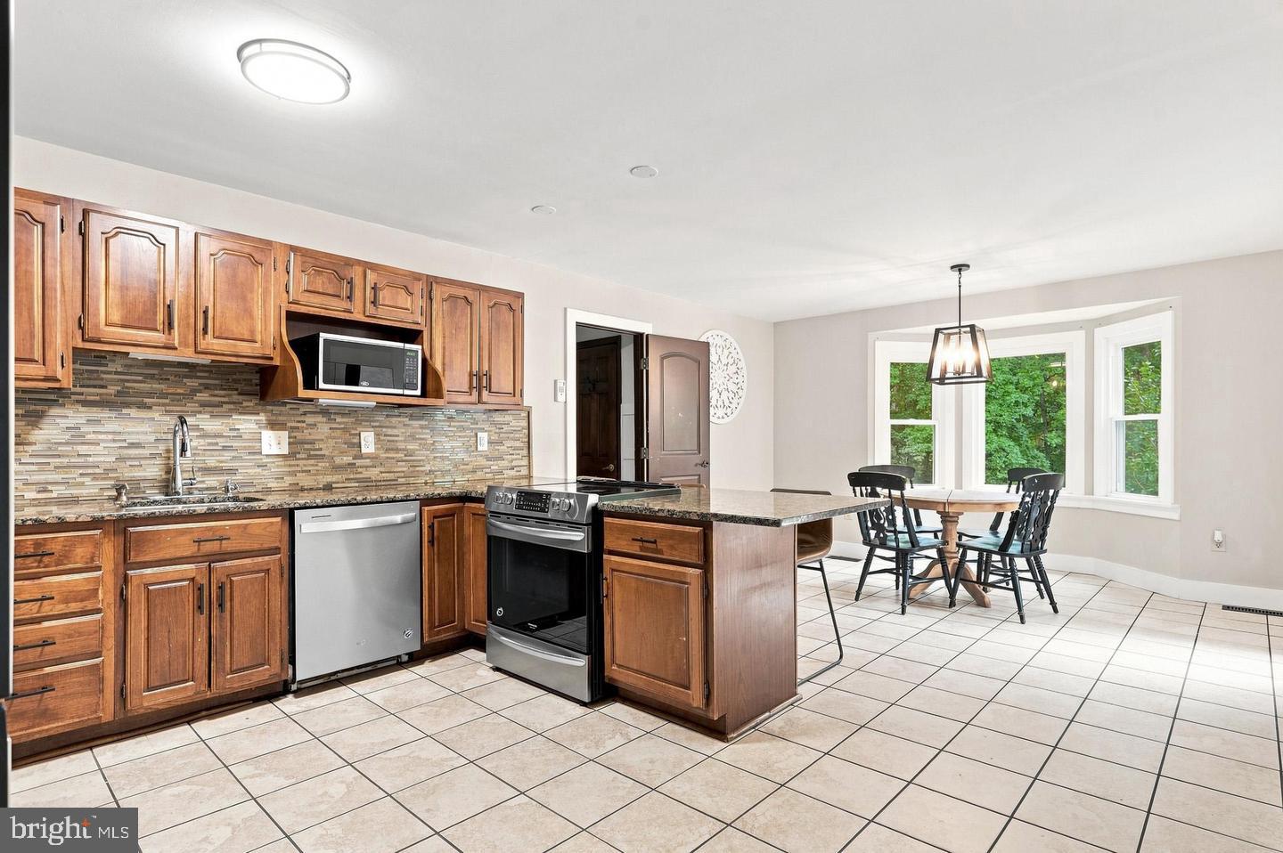 8651 King George Ct Property Photo 21