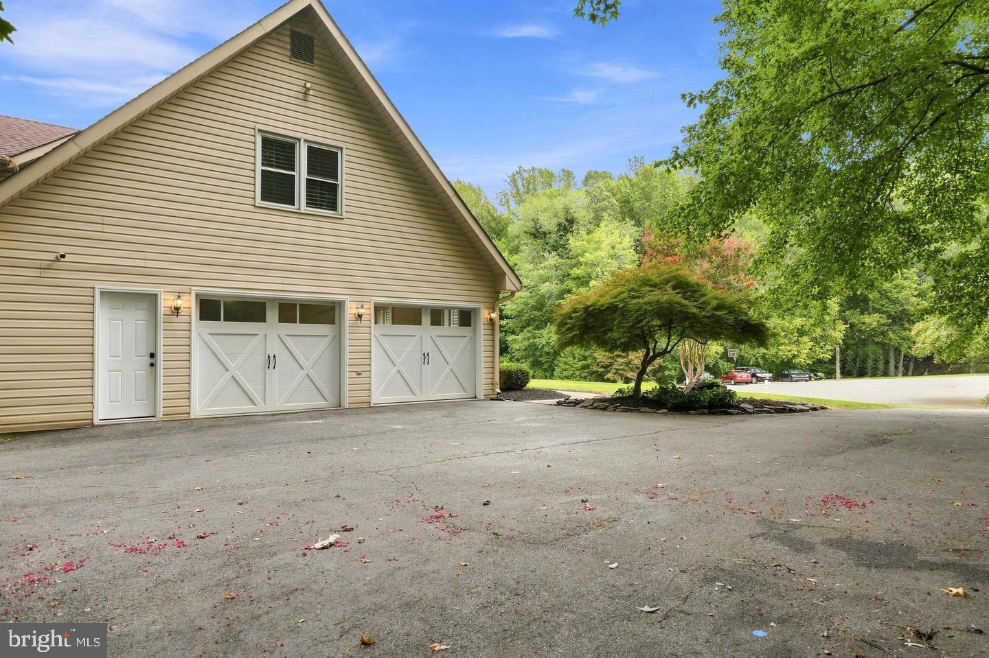 8651 King George Ct Property Photo 52