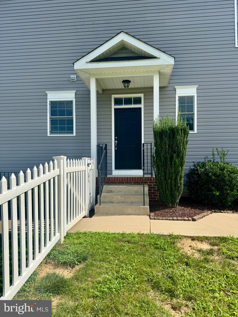 1005 Clover Cir Property Photo 2
