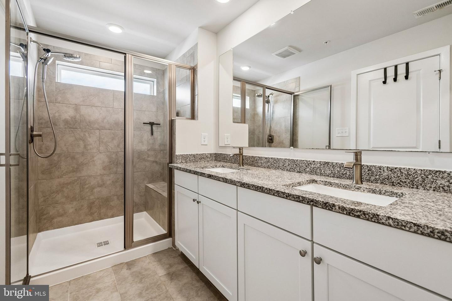 6941 Waterbury Pl Property Photo 14