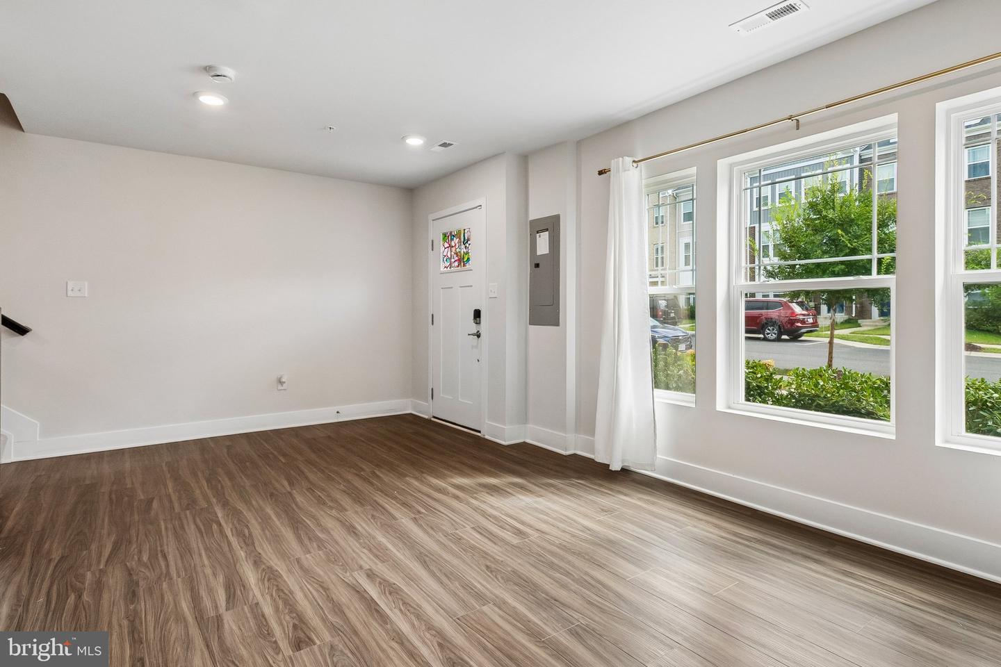 6941 Waterbury Pl Property Photo 23