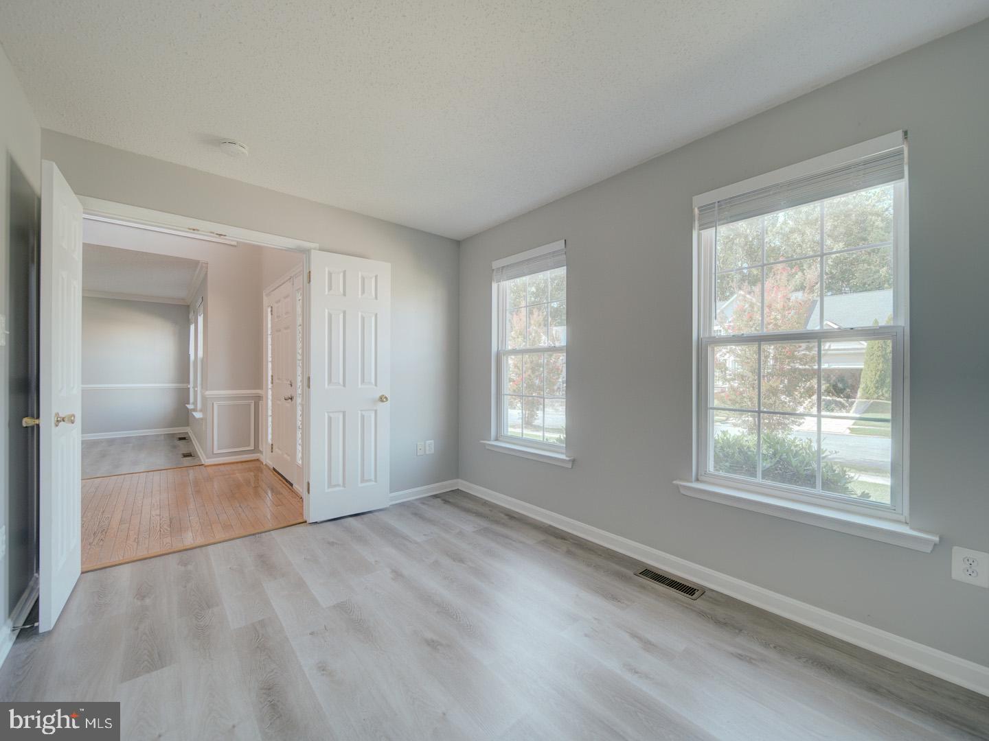 103 Susan Constant Ct Property Photo 6