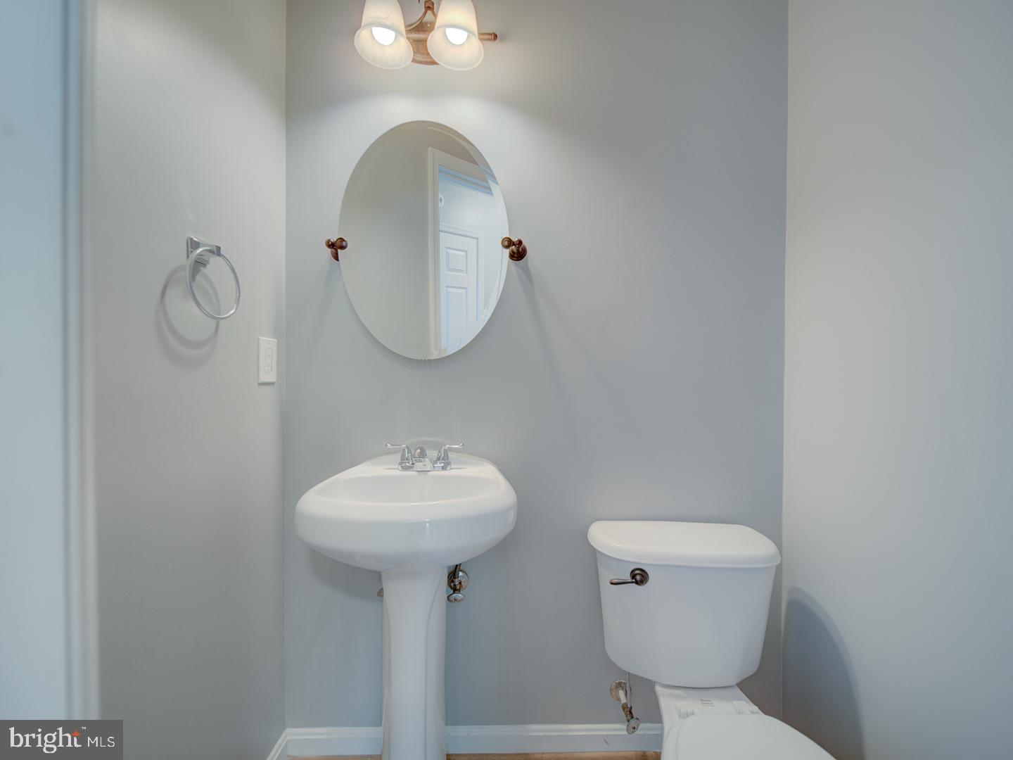 103 Susan Constant Ct Property Photo 17