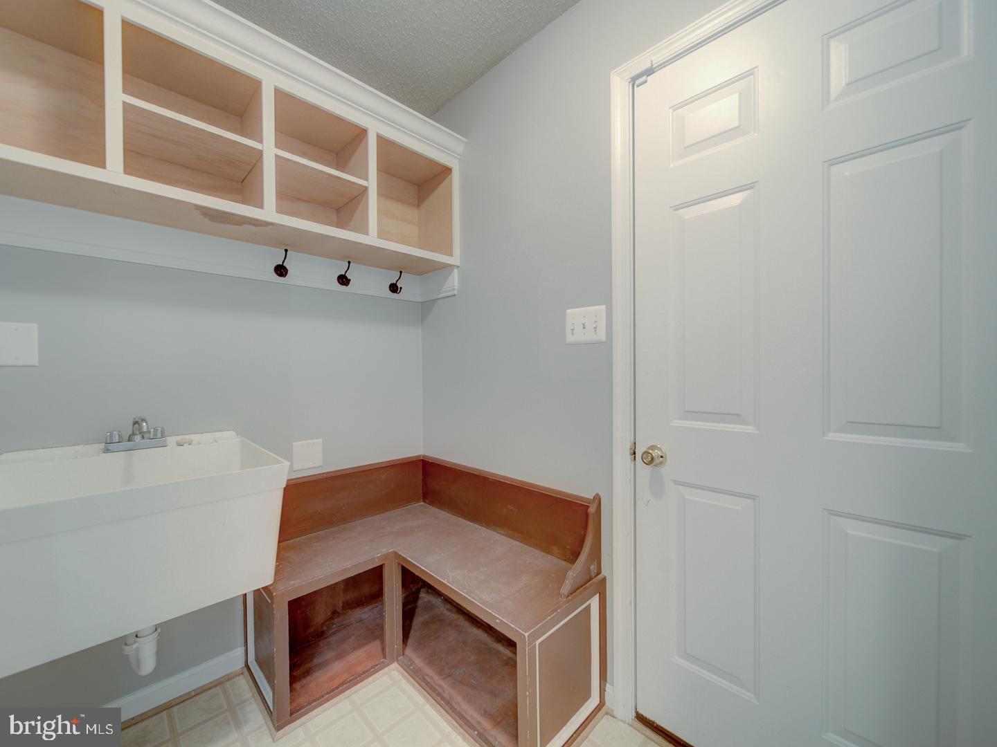 103 Susan Constant Ct Property Photo 18