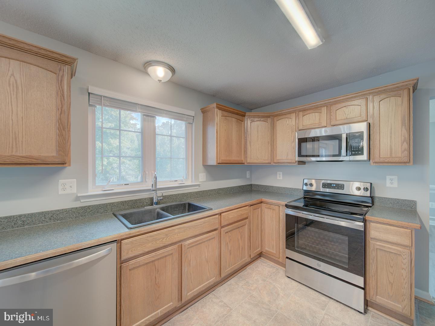 103 Susan Constant Ct Property Photo 22