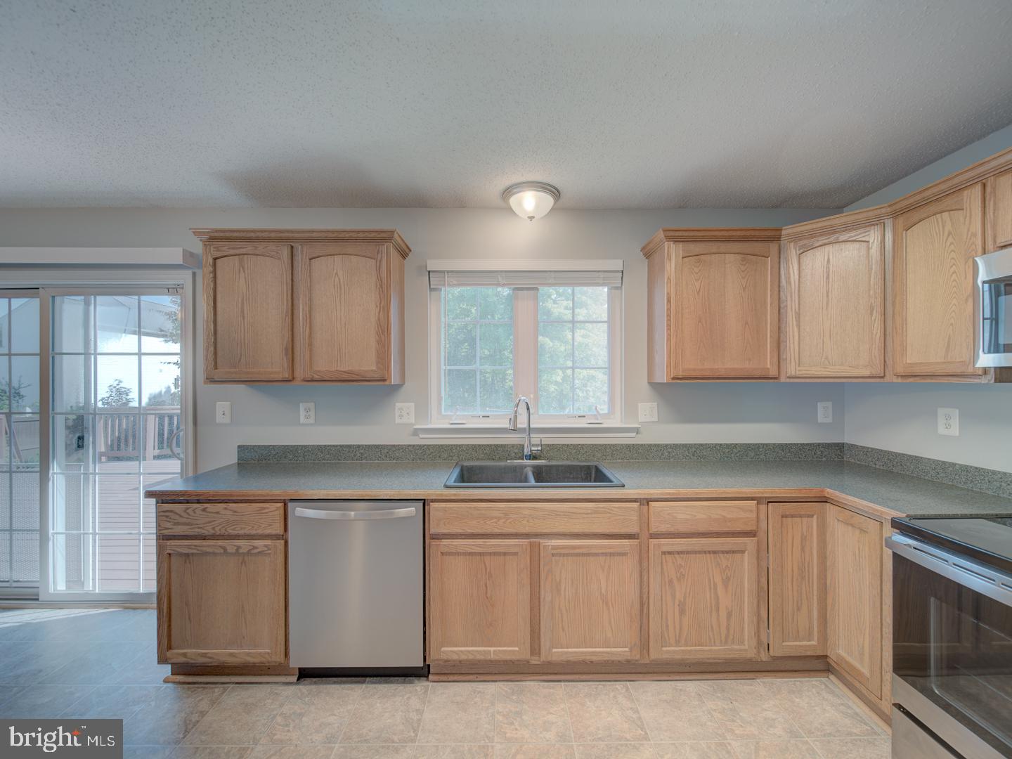 103 Susan Constant Ct Property Photo 23