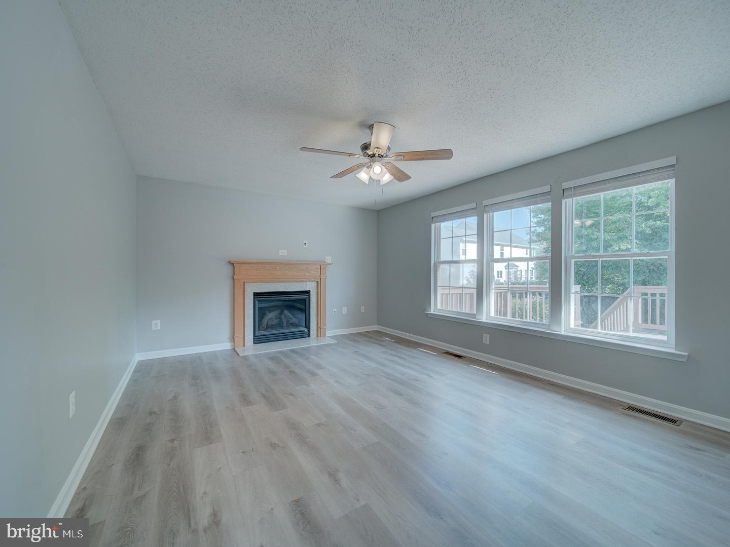 103 Susan Constant Ct Property Photo 25