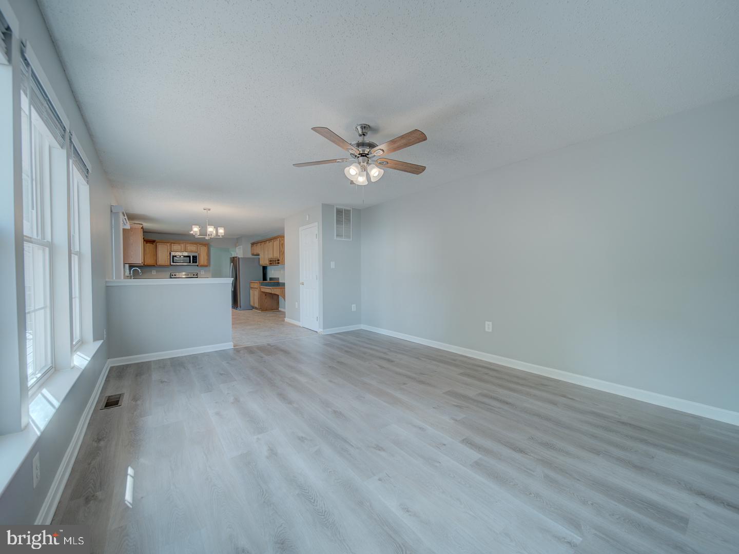 103 Susan Constant Ct Property Photo 27
