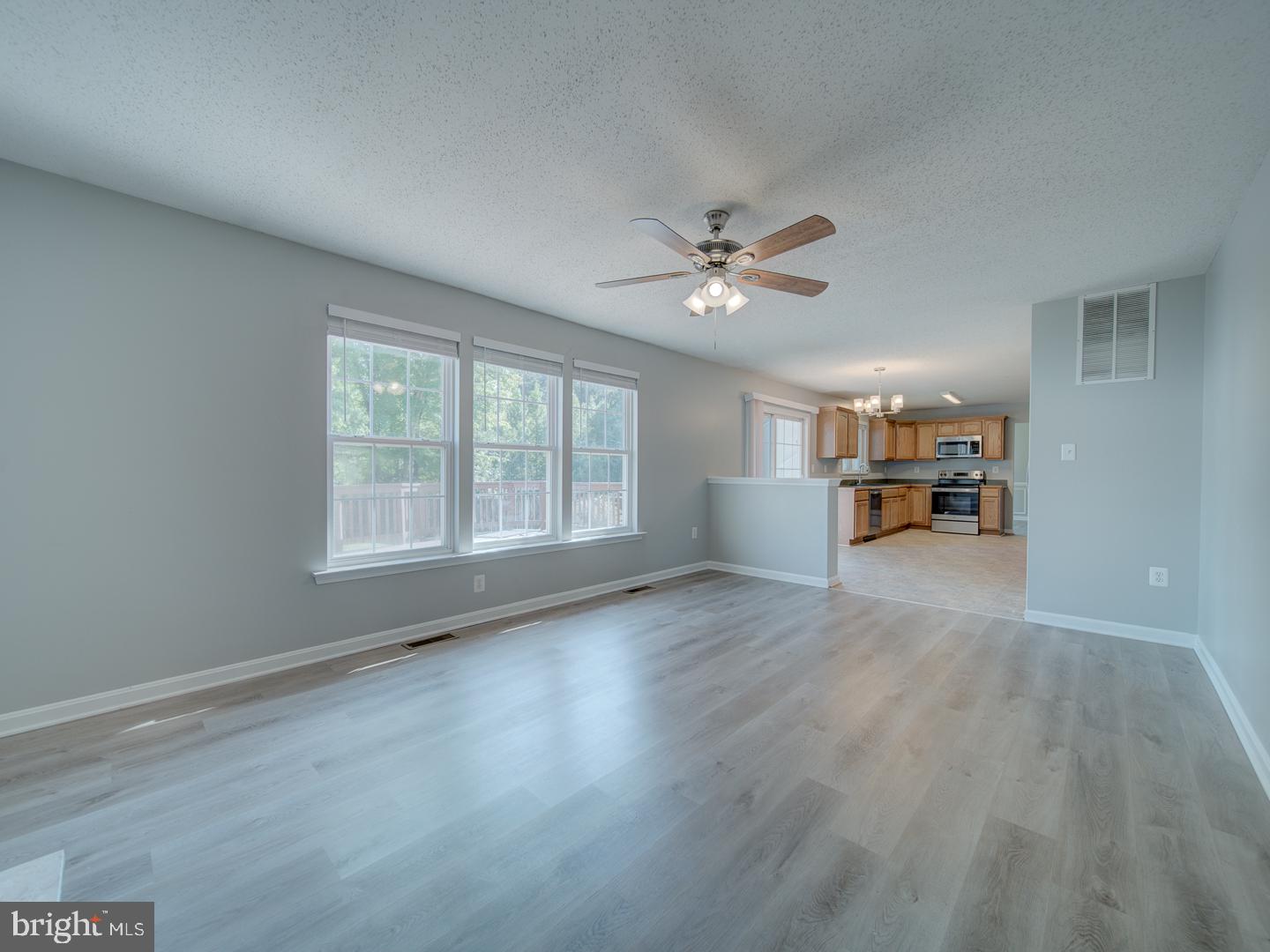 103 Susan Constant Ct Property Photo 29