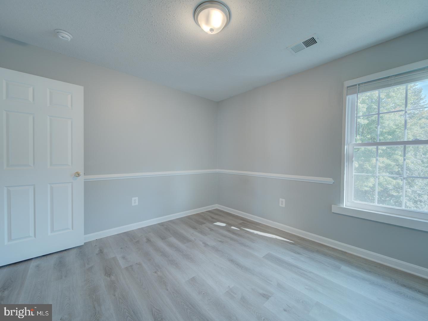 103 Susan Constant Ct Property Photo 32