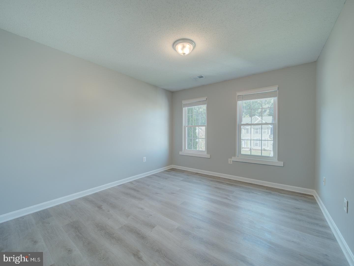 103 Susan Constant Ct Property Photo 35