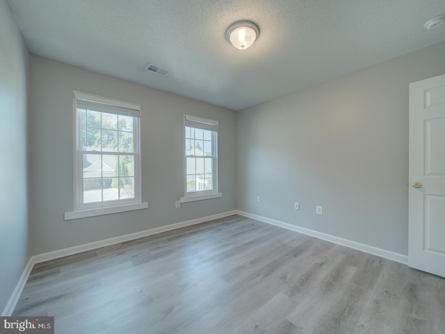 103 Susan Constant Ct Property Photo 36