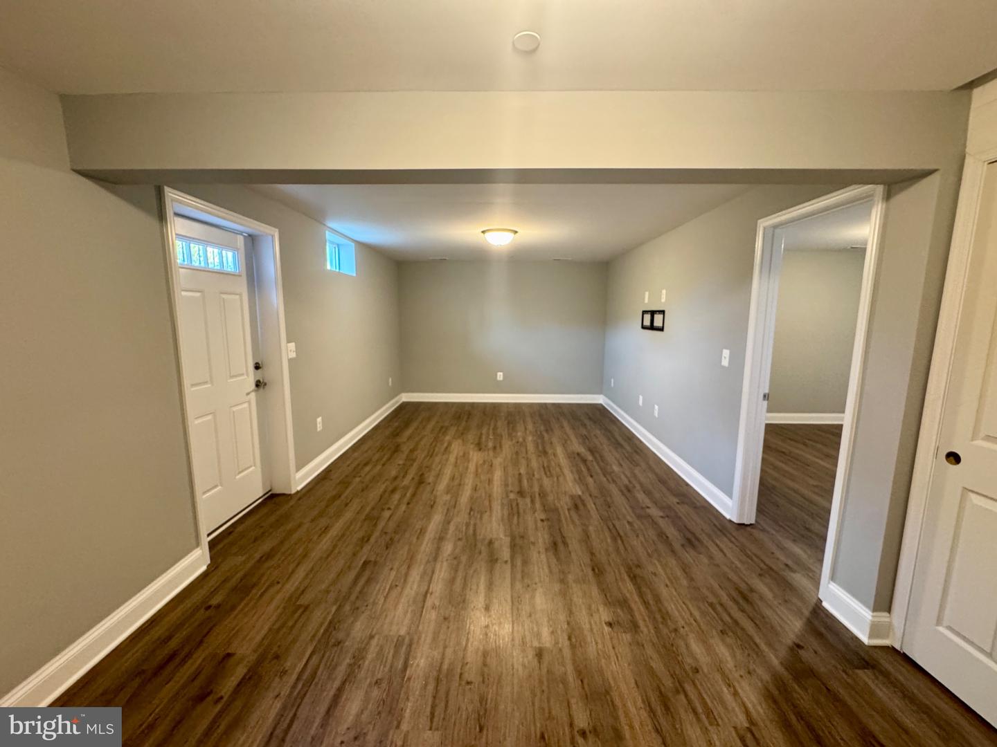 1005 Clover Cir #b Property Photo 4