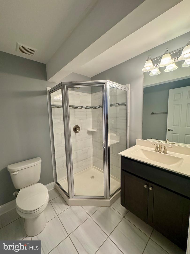 1005 Clover Cir #b Property Photo 7