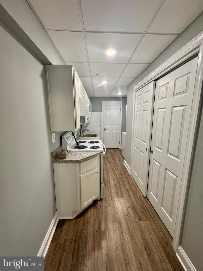 1005 Clover Cir #b Property Photo 8
