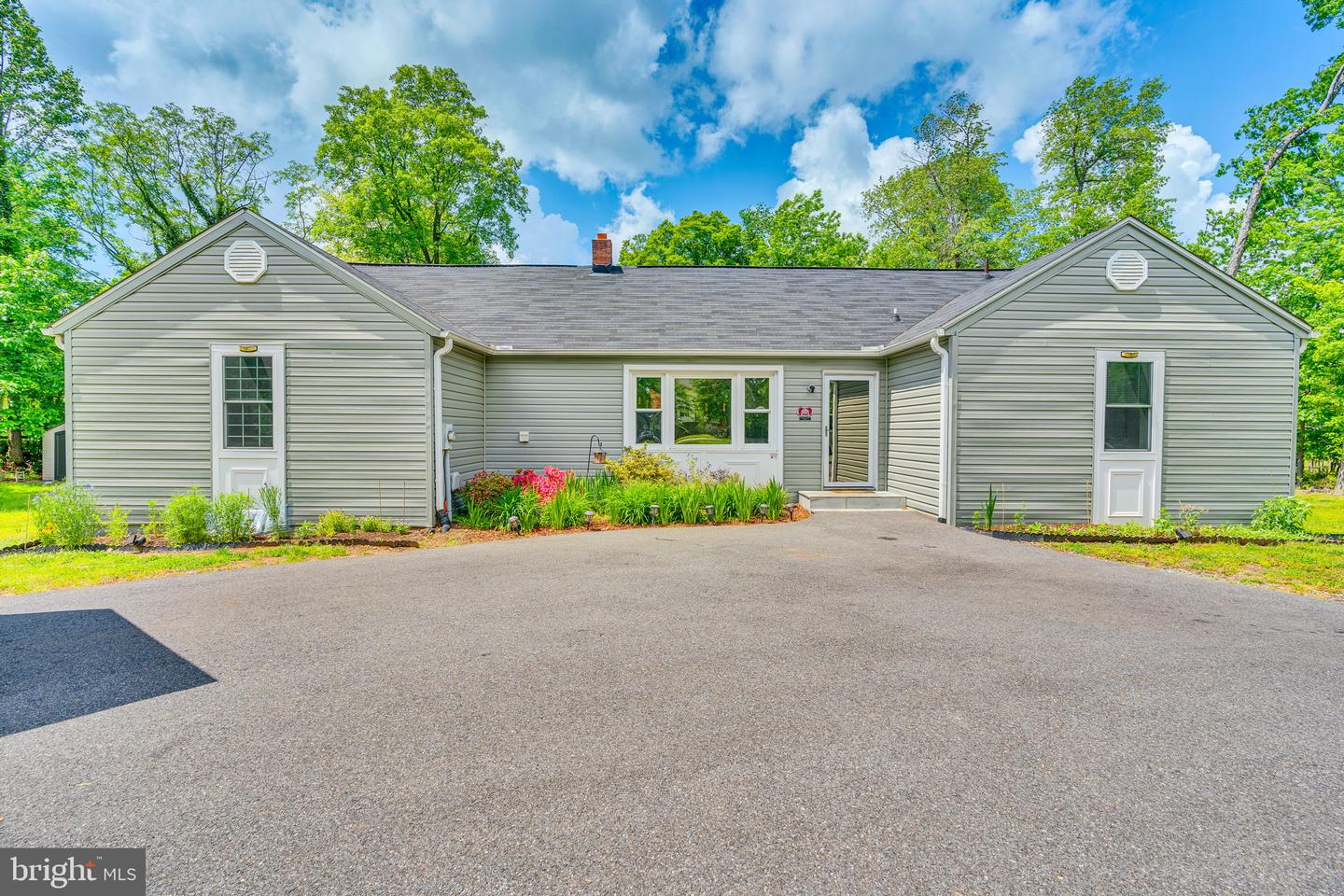 2625-a Hamilton Rd Property Photo 1