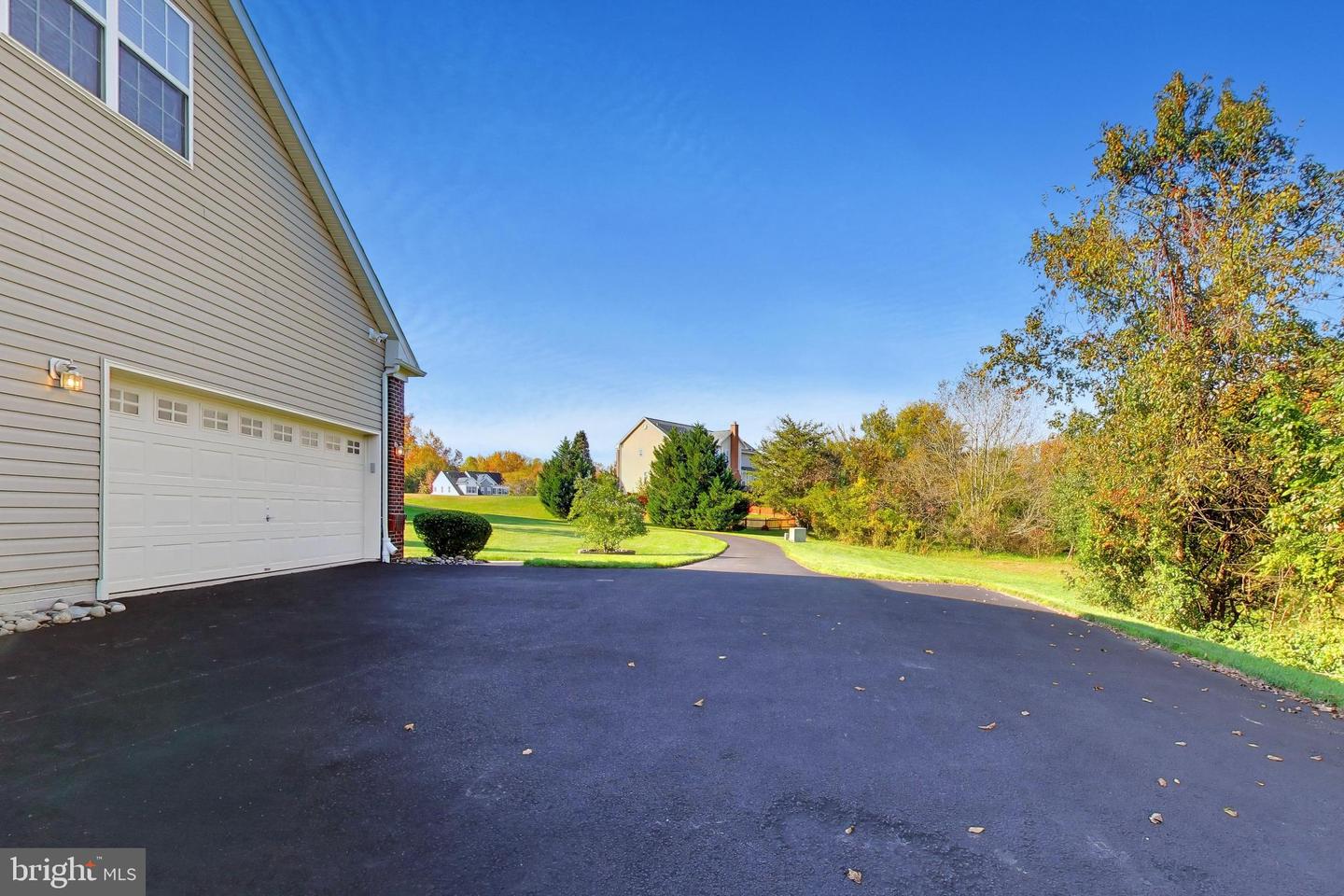 6824 Barlowe Ct Property Photo 11