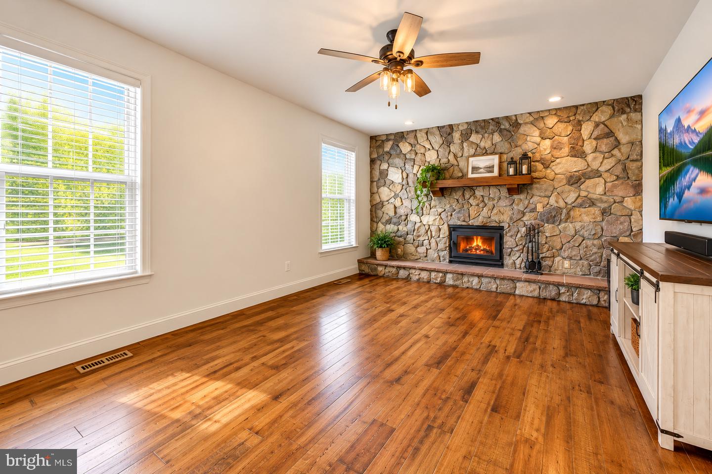 6824 Barlowe Ct Property Photo 19