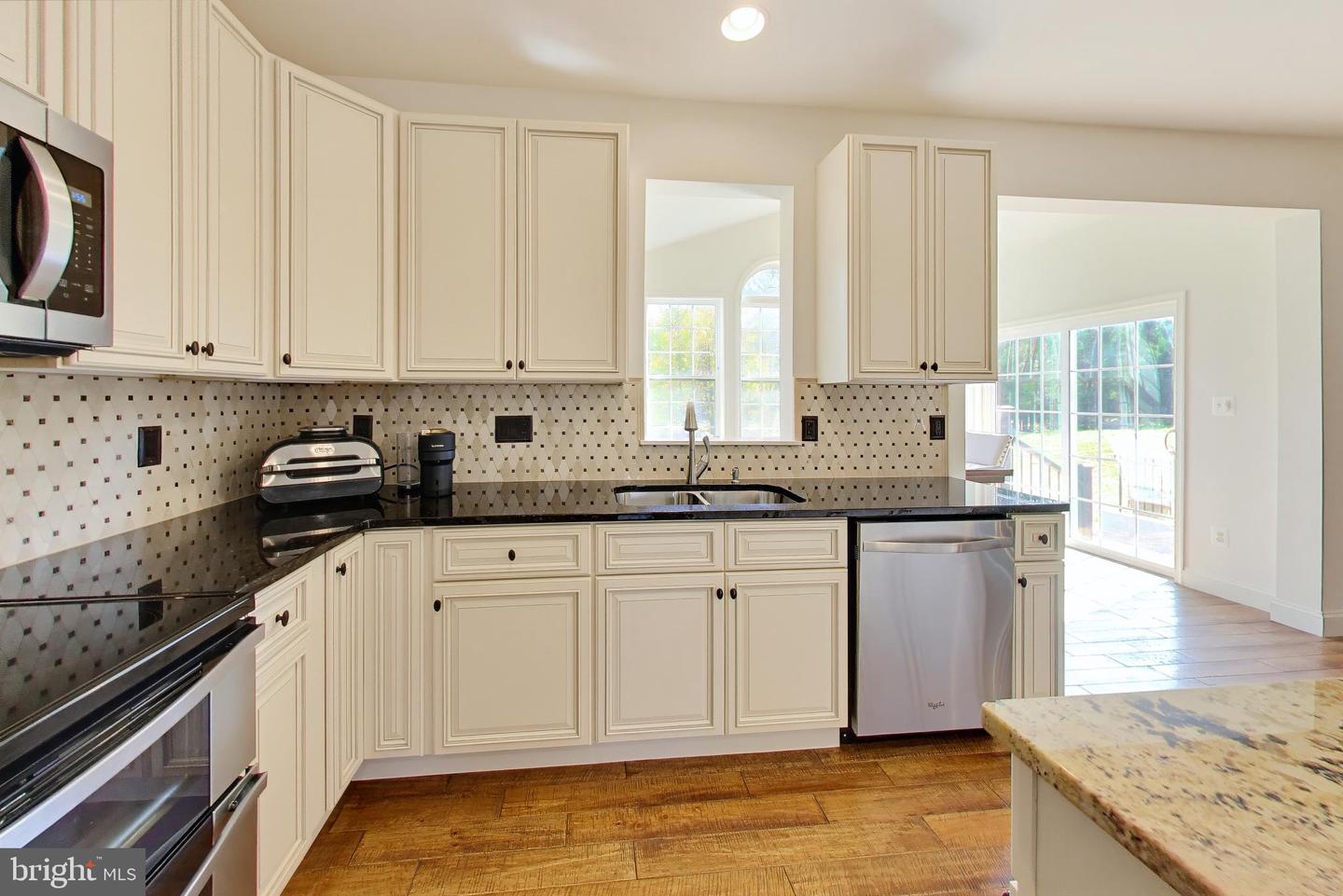 6824 Barlowe Ct Property Photo 49