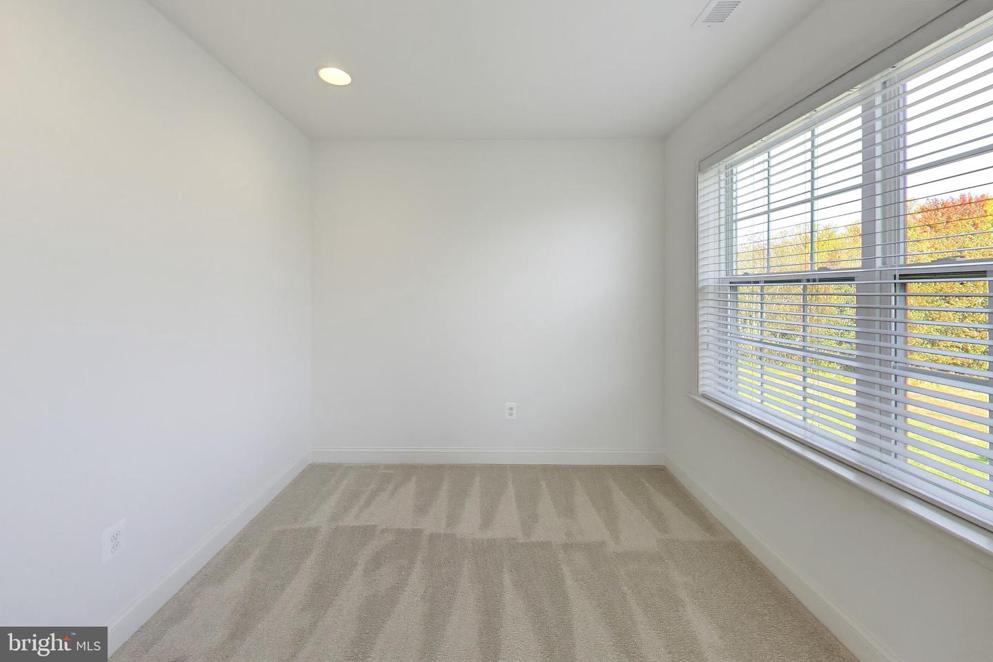 6824 Barlowe Ct Property Photo 63