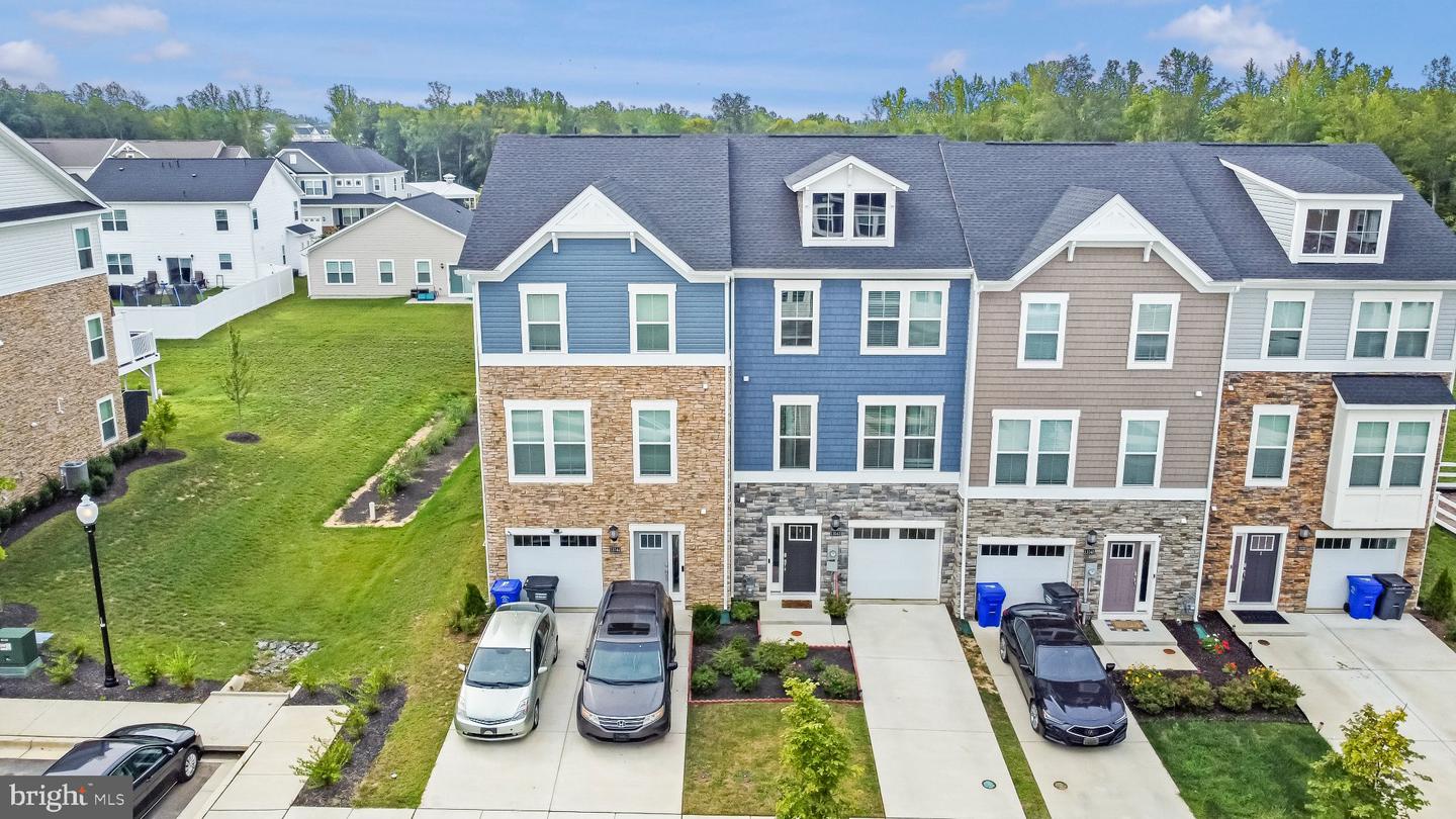 11042 Corvin Pl Property Photo 3