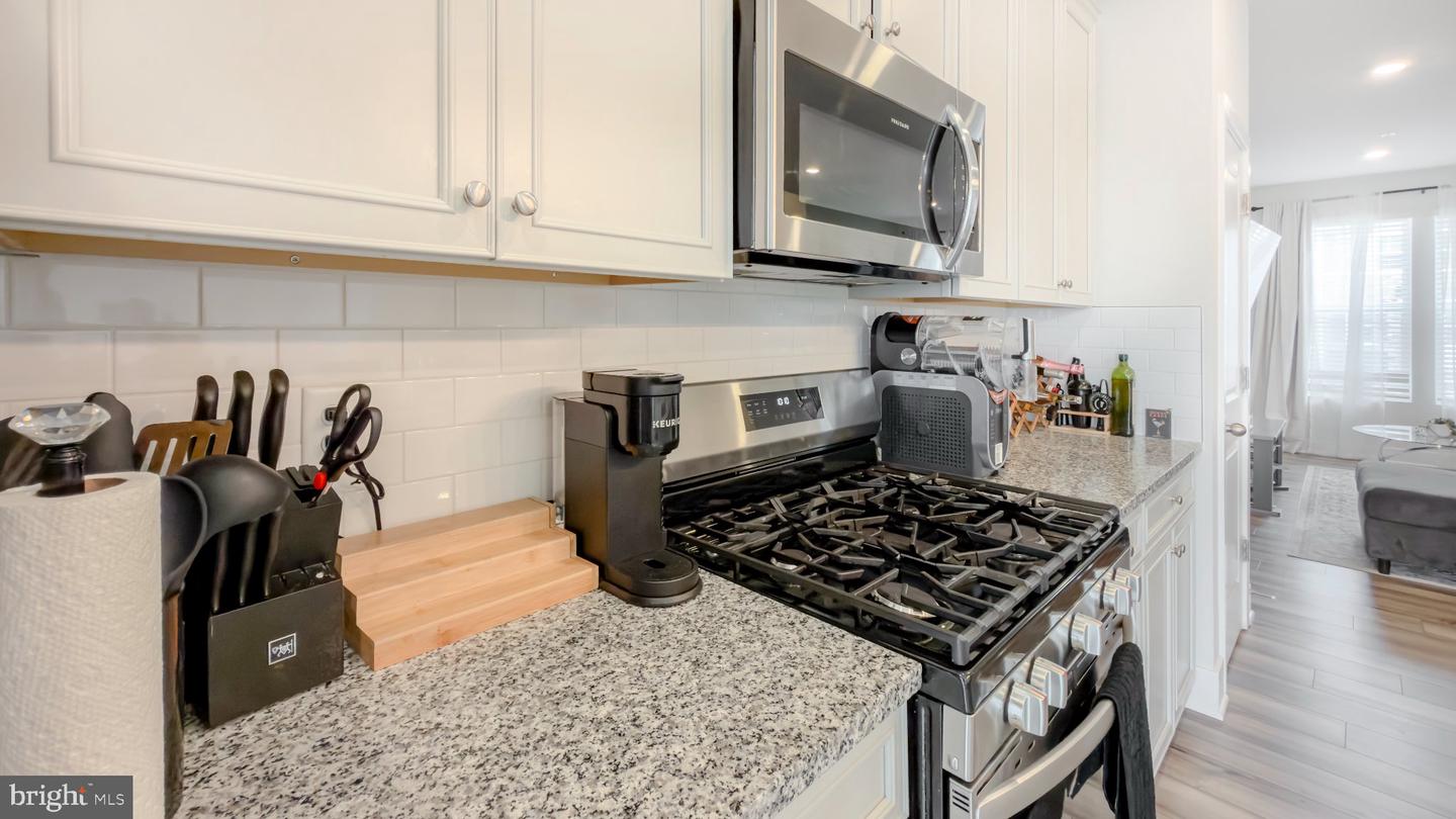 11042 Corvin Pl Property Photo 5
