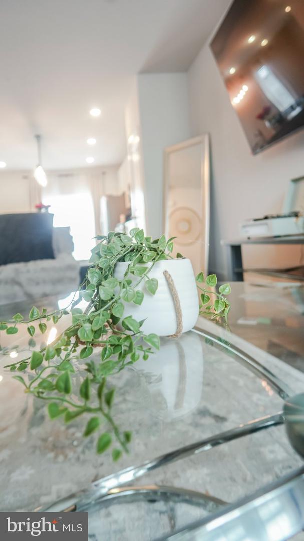 11042 Corvin Pl Property Photo 12