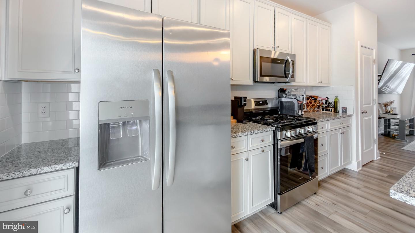 11042 Corvin Pl Property Photo 13