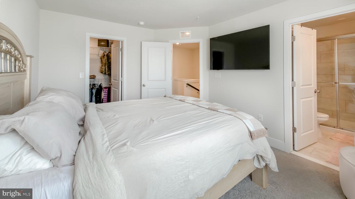 11042 Corvin Pl Property Photo 22