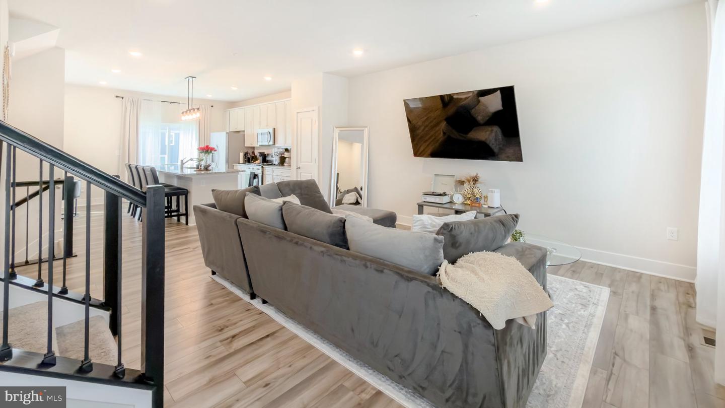 11042 Corvin Pl Property Photo 31